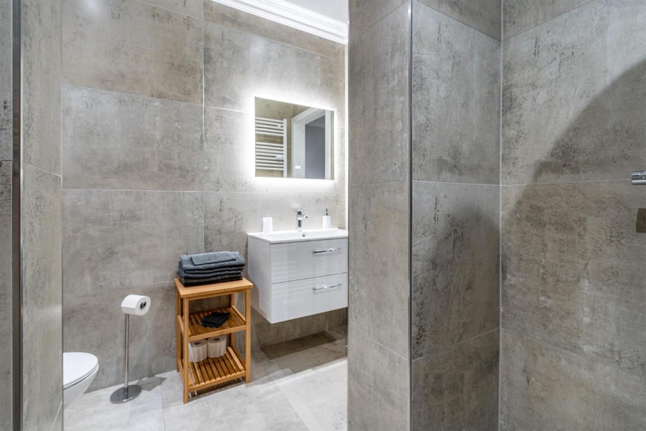 Apartment Villa Anna - Wohnung Mit Stellplatz エムデン エクステリア 写真