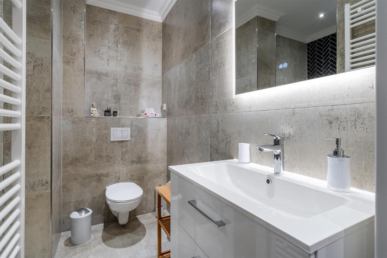 Apartment Villa Anna - Wohnung Mit Stellplatz エムデン エクステリア 写真